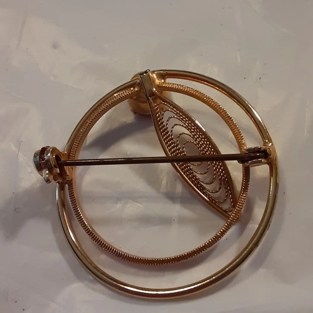 Round Brooch with Scarlet Gem